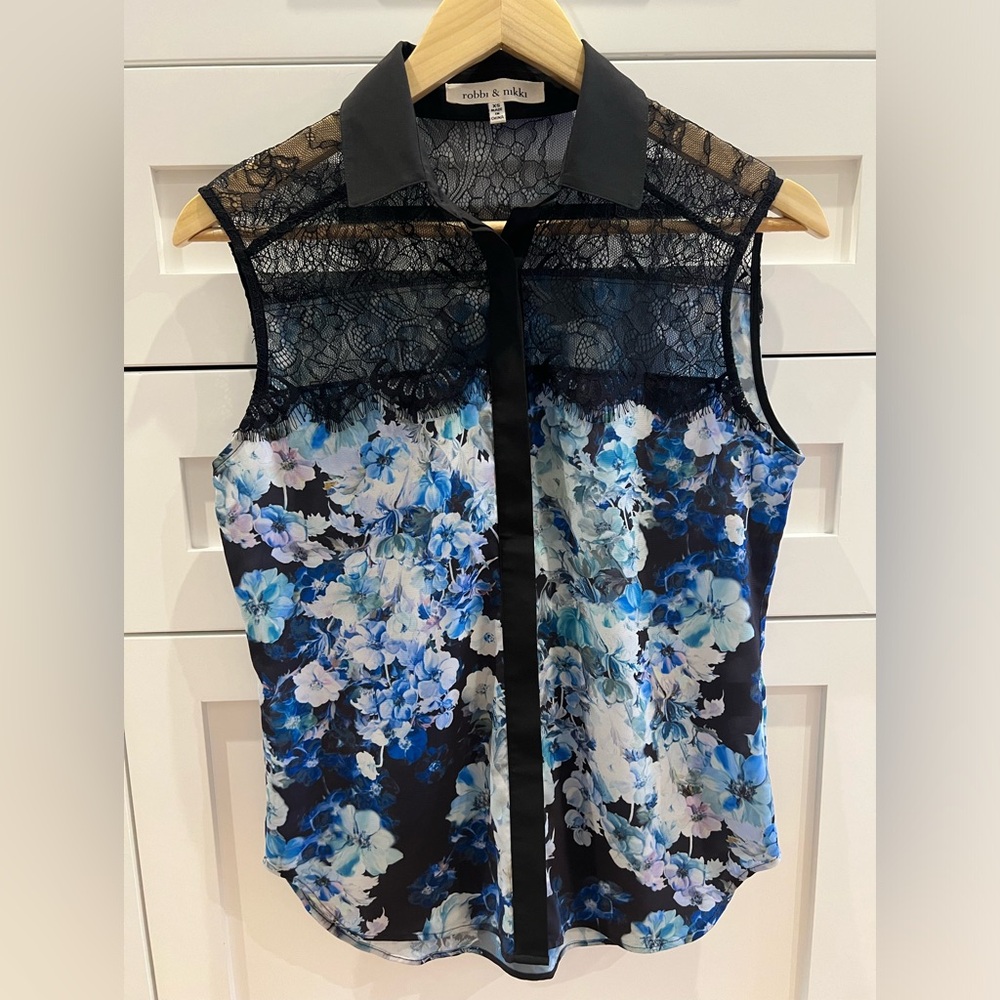 Floral and Lace Sleeveless Blouse - Size XS